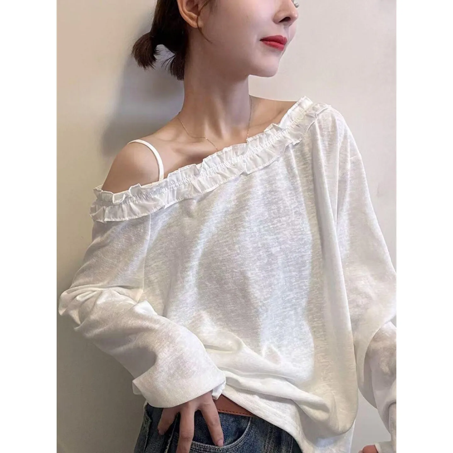Unique Black Lace Trim Shoulder Bared T Shirt Korean Style Loose Fit Long Sleeve Unique Design No Collusion with Others