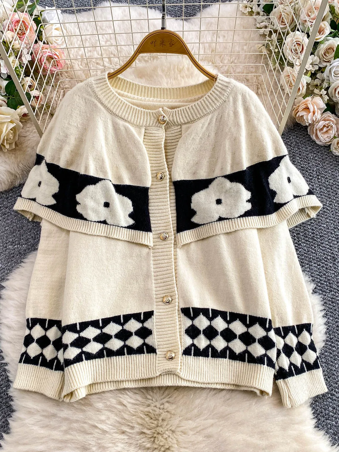 

Women's New Arrival Cardigan Japanese Kawaii Shawl O-Neck Floral Knitted Embroidered Loose Slim-fitting Top CG006