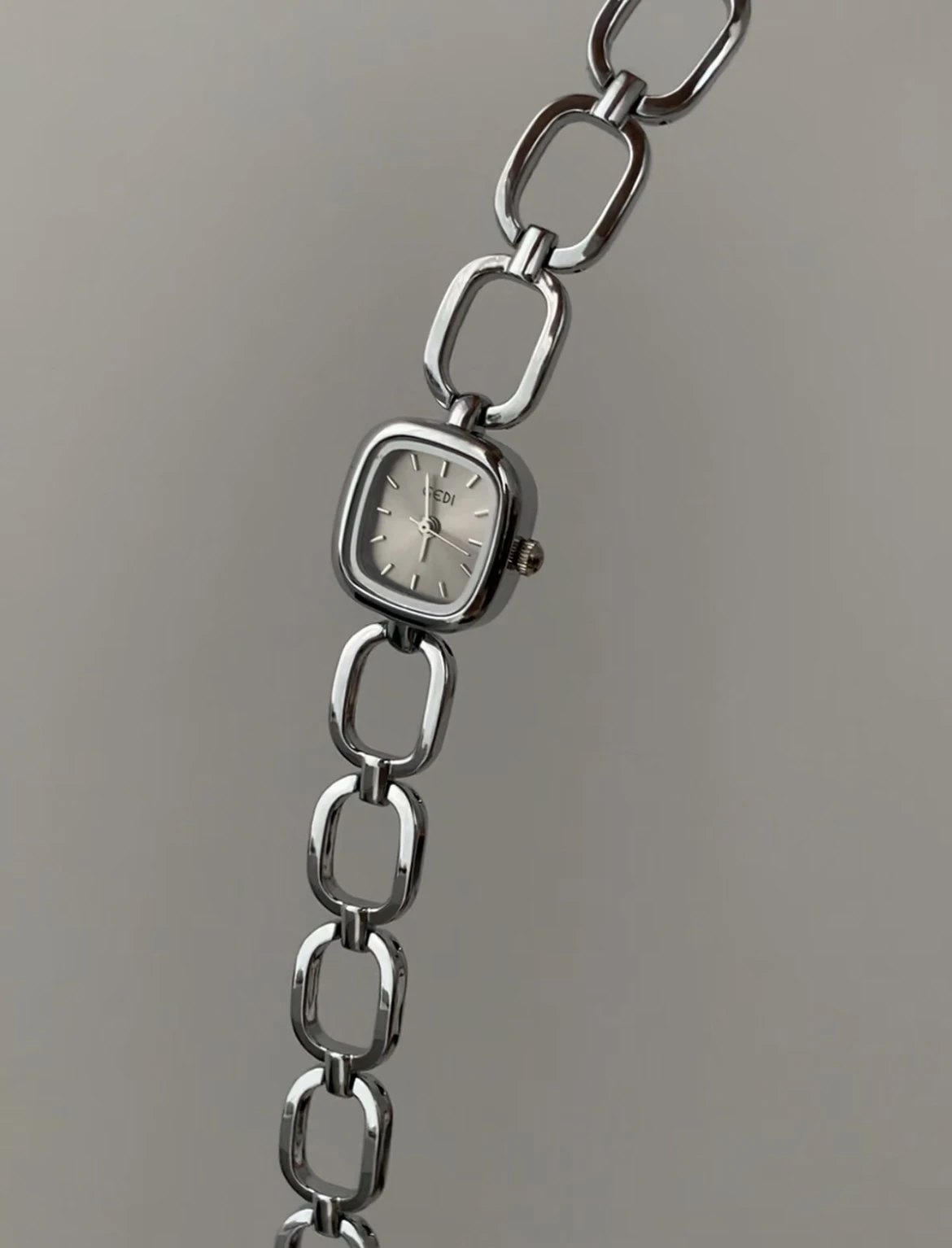 Silver Hollowed-Out Square Bracelet, Stylish And Elegant, Perfect For Casual Students. A High-End Selection Of Watches.