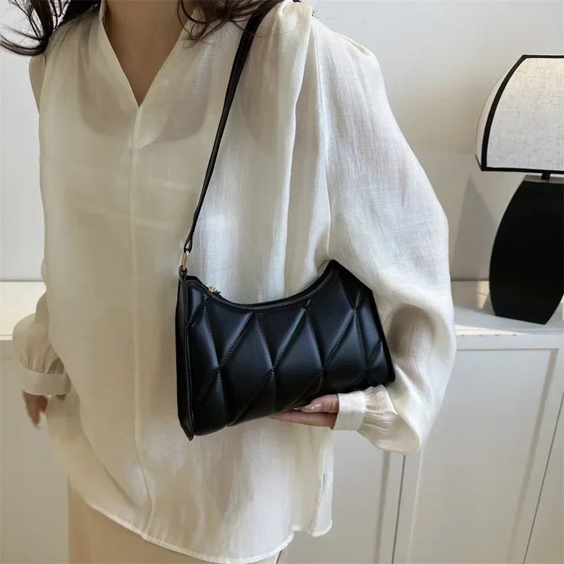 Trendy Women Shoulder Bag PU Leather Underarm Bag Solid Color Handbags Leisure Commuting Small Handle Bags Fashion Zipper Clutch