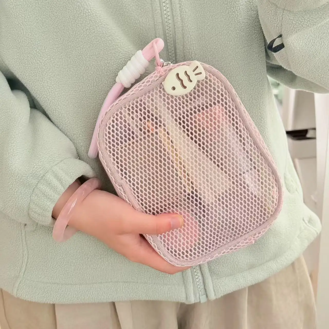 Sac de maquillage en maille Tofu Cube au design esthétique soigné, fermeture éclair Perle Dopamine, grande capacité, trousse de toilette de voyage portable