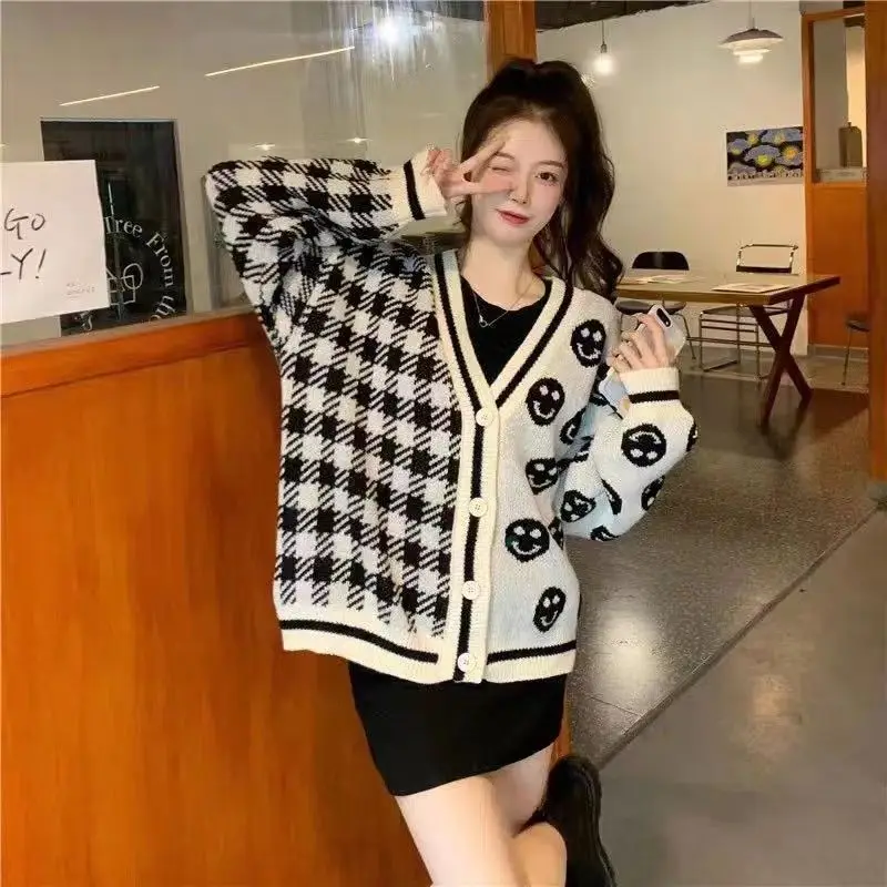 Oversized Autumn Korean Patchwork V-neck Knitting Cardigan Ladies All-match Big Smiley Face Loose Sweater Women\'s Fashion Plaid