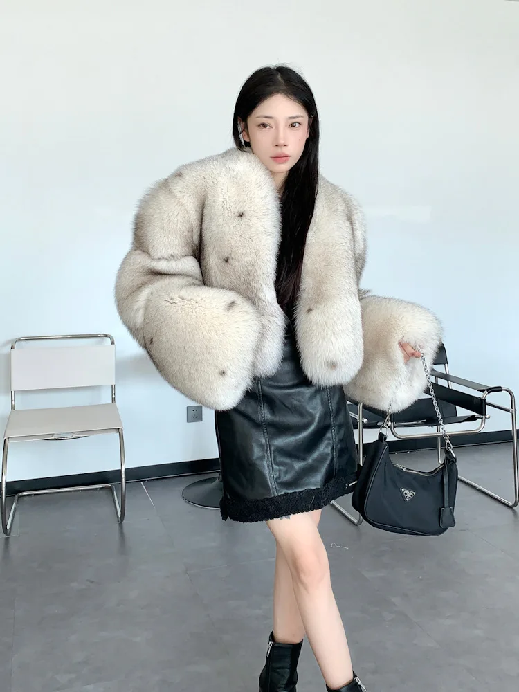 2025 winter new style, imported from FinlandSAGA fox, Crown Fox Fur Grass short coat, whole skin spot fashion, young, tall, sexy