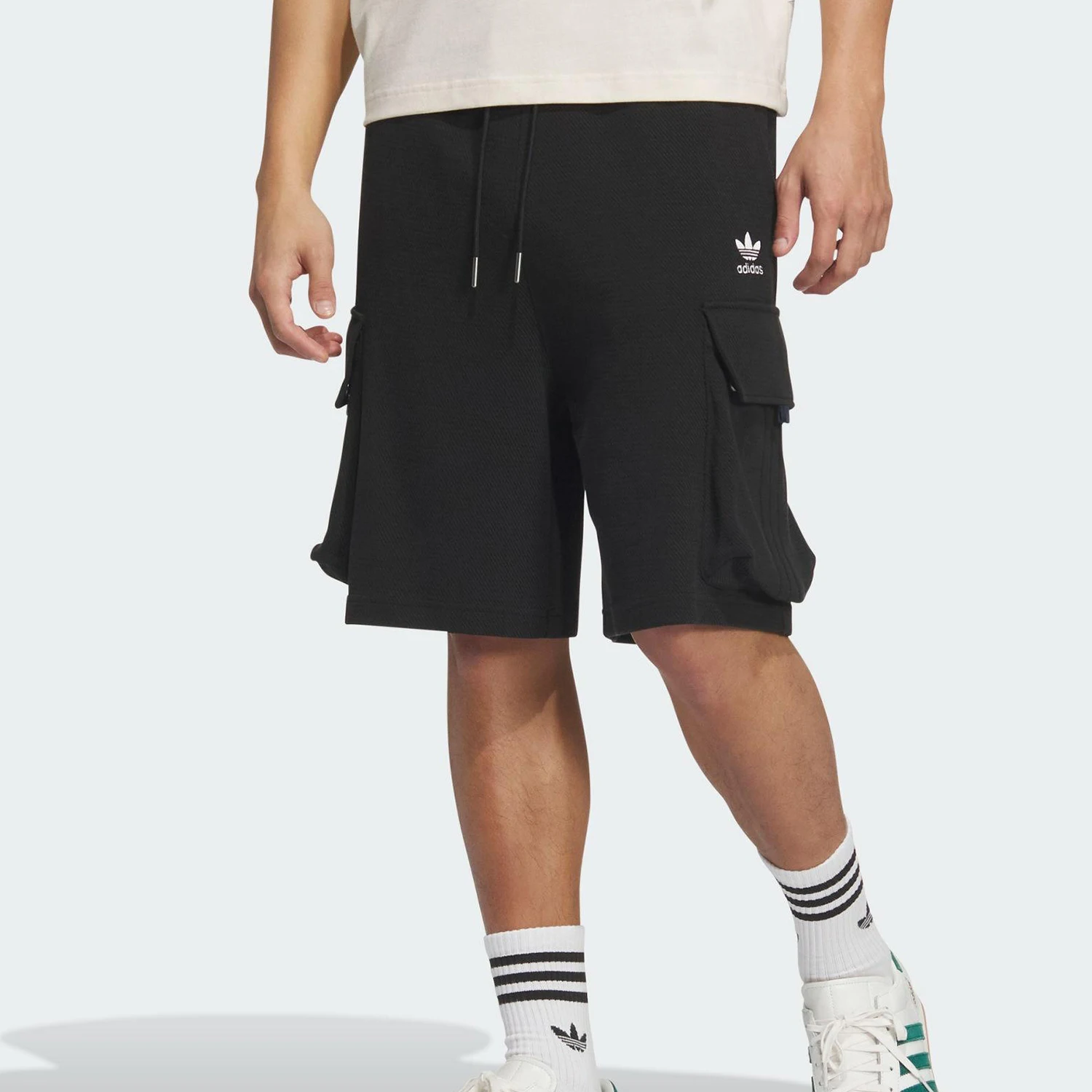 

Adidas Genuine Originals Men's Cargo Loose Breathable Sport Shorts KD0943