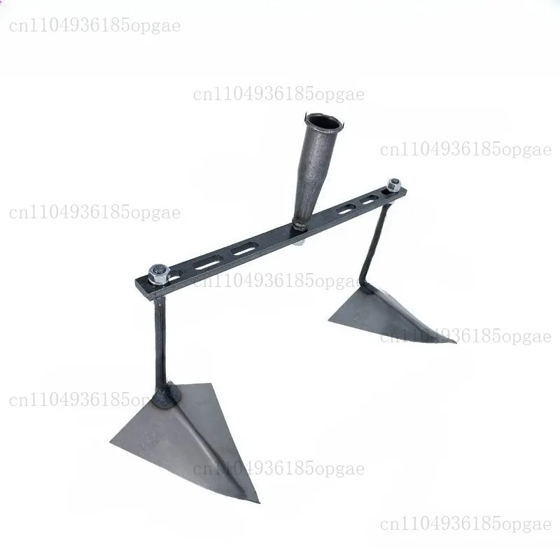 Small Tip Triangle Hoe Agricultural Land Turning Loose Soil Hoe Hand Plow/Manual Plough Rake Hoe Agricultural Farming Equipment