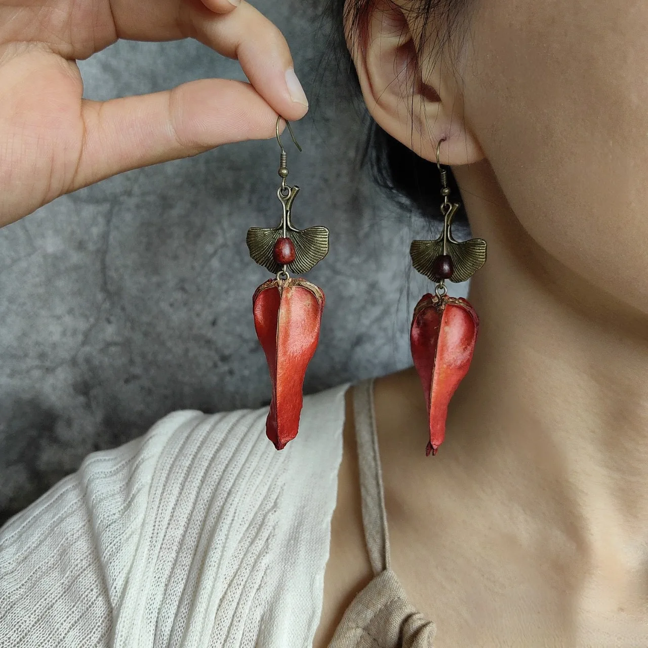 Vintage French-style Dried Flower And Dried Fruit Red Earrings, Natural Plant Material, Niche Ear Hook, Women's Earrings