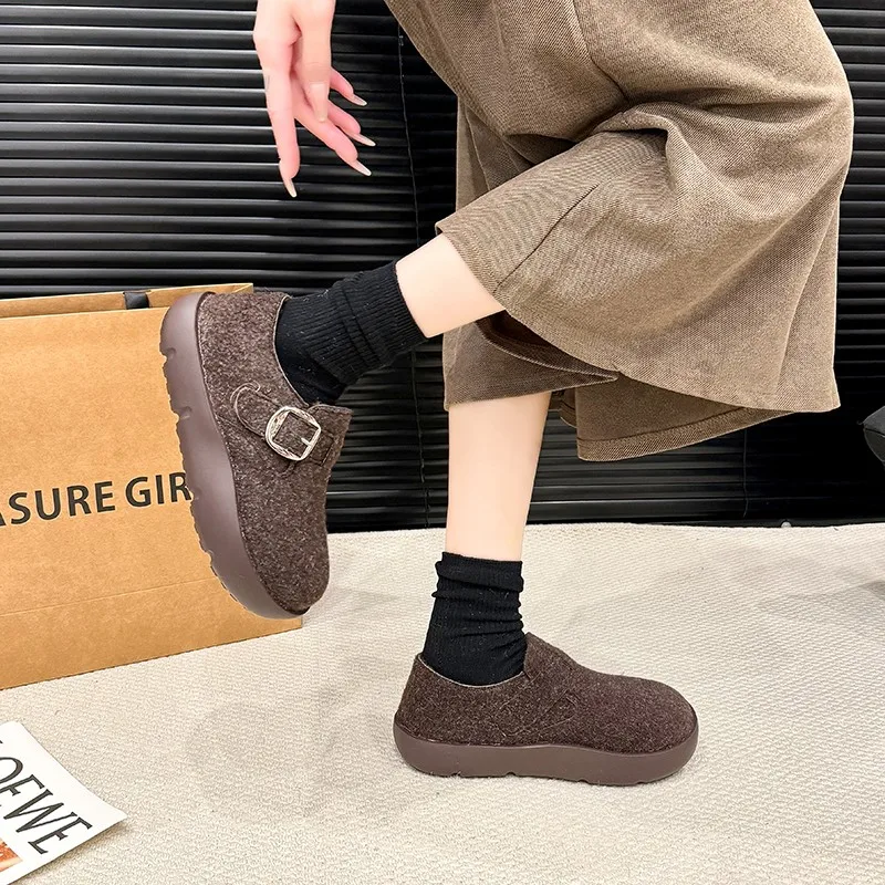 Popular hot-selling woolen shoes for women in winter, Korean style, thick sole, soft sole, one-foot slip-on, lazy single shoes