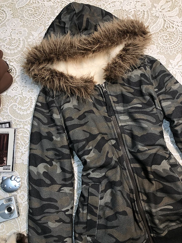 เสื้อฮู้ดลายพราง BaoYao รุ่นดั้งเดิม สำหรับผู้หญิง ฤดูหนาว 2024 สไตล์อเมริกันย้อนยุคสุดฮิต กันลม ทรงยาว