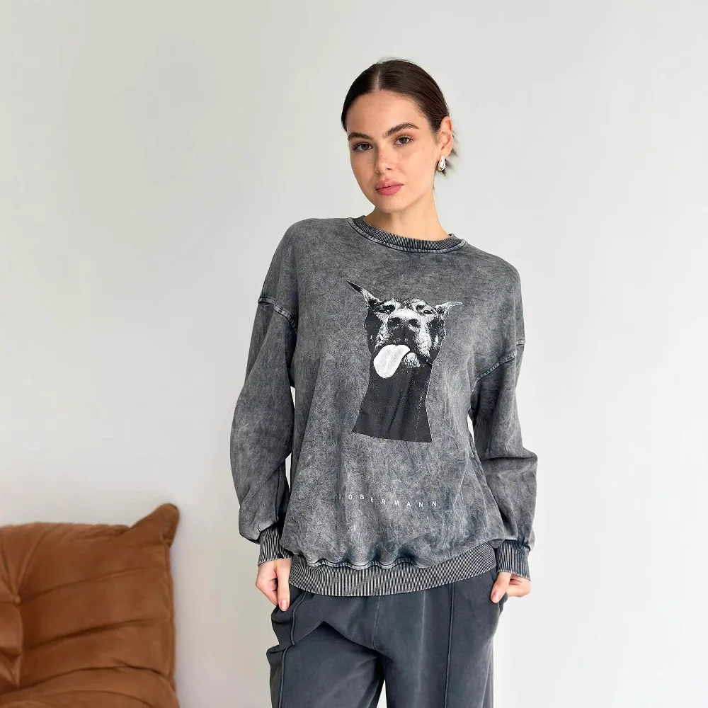 

American retro big dog printed long-sleeved T-shirt top women wear washed water to make old slim pullover women's clothes.