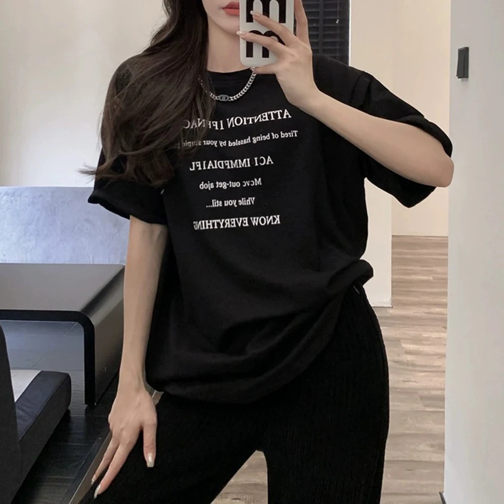 

Для повседневных прогулок. Универсальная футболка. Женская футболка. Повседневный стиль. Базовая футболка свободного кроя. Повседневная одежда. Всесезонная одежда.