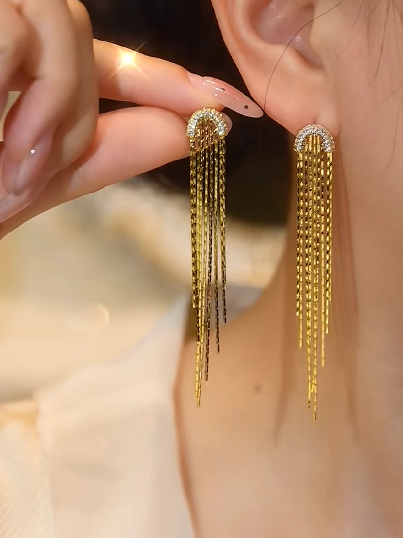 brincos-longos-com-franjas-da-moda-com-diamantes-embutidos-efeito-de-emagrecimento-facial-joia-de-orelha-elegante-e-simple