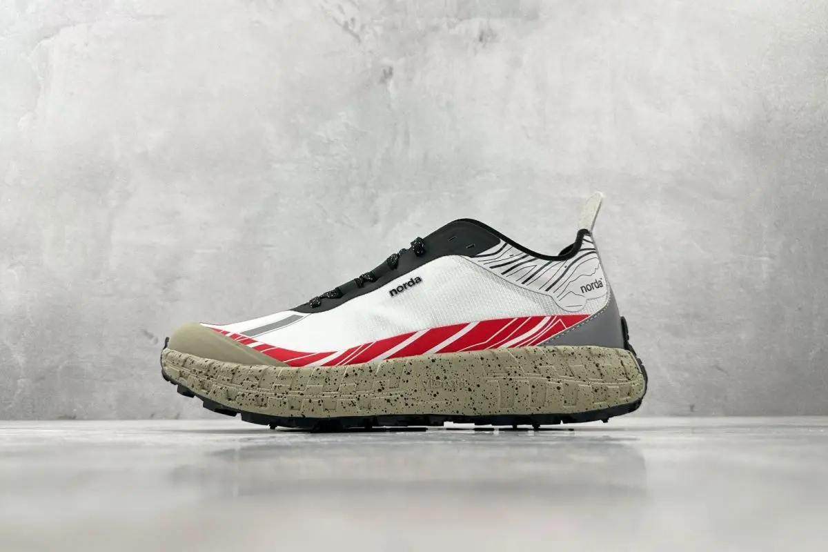 Summer Hot Sale Marathon Unisex Running Shoes Athletic Shoes Fitness Equipment Athletic Shoes Ultralight Sneakers