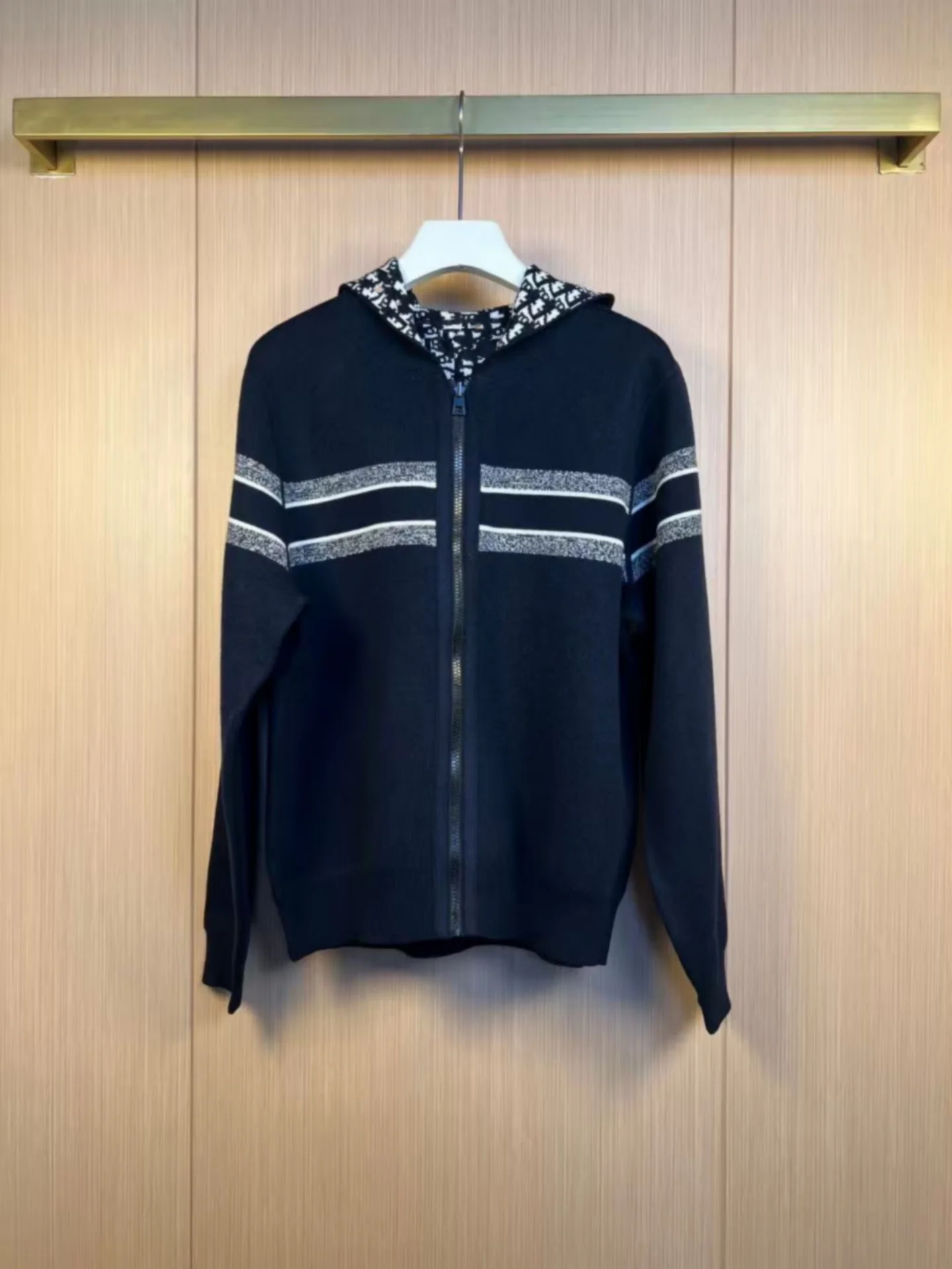 Thiened Camere Zipper Knitted Cardigan Double-Sided Wear Floral Embroidery High ammage Focus on Details Women's Outerwear