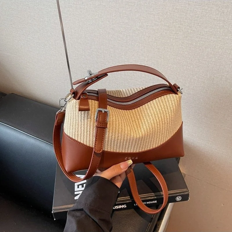 

Spacious And Elegant Leather Hand Bag For Ladies Luxury Brand Famous Designer Popular Classic Shoulder