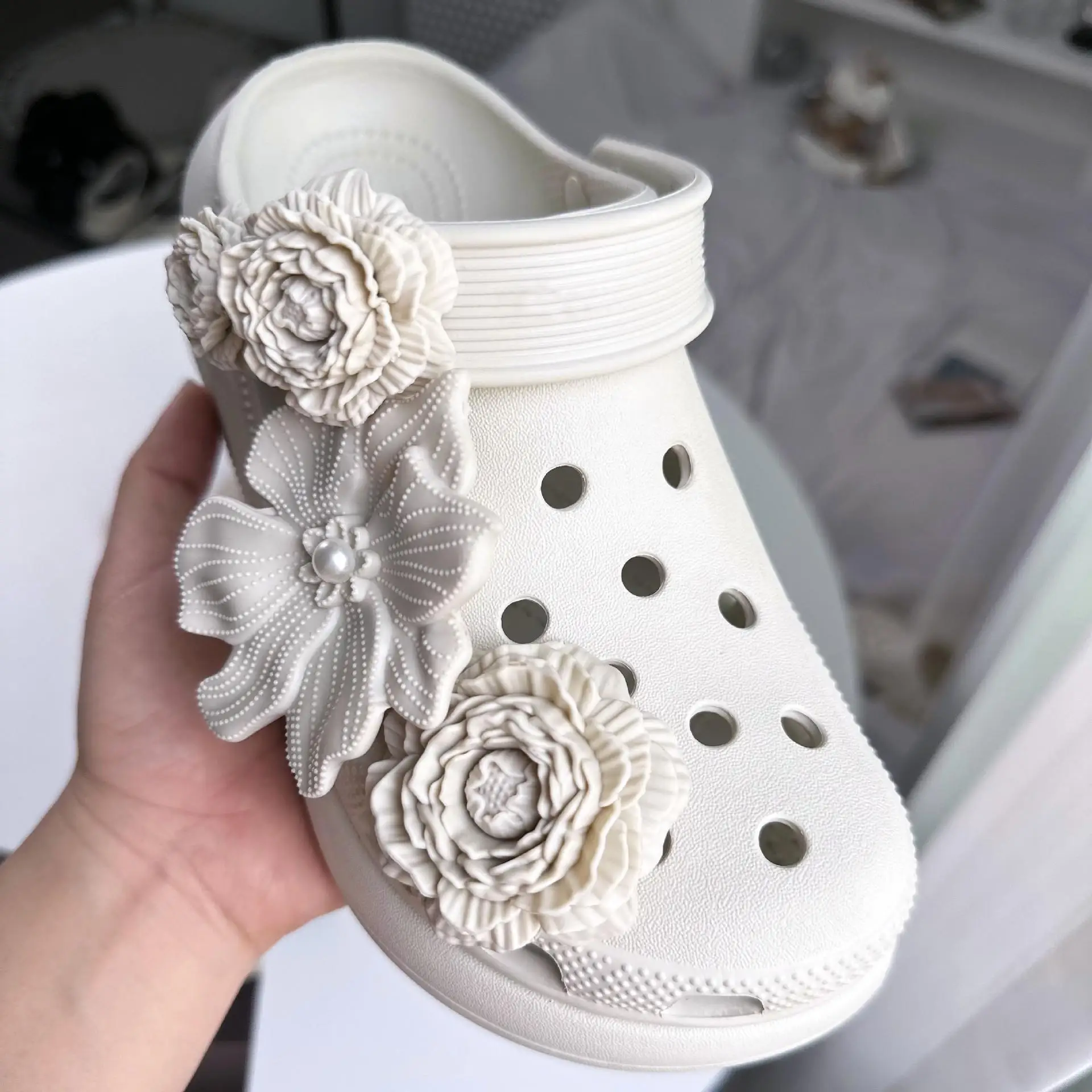 

Flower Shoe Charms Set Cute White Pink Shoes Decorations Women Gifts Diy Detachable Shoe Clips Hole Sandal Garden Shoe Buckle