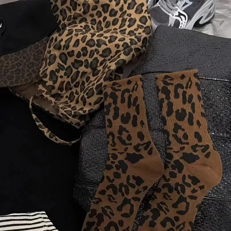 6/12 pares Otoño/Invierno calcetines largos con estampado de leopardo para mujer calcetines cálidos cómodos de moda estilo Retro deportes al aire libre calcetines de ocio