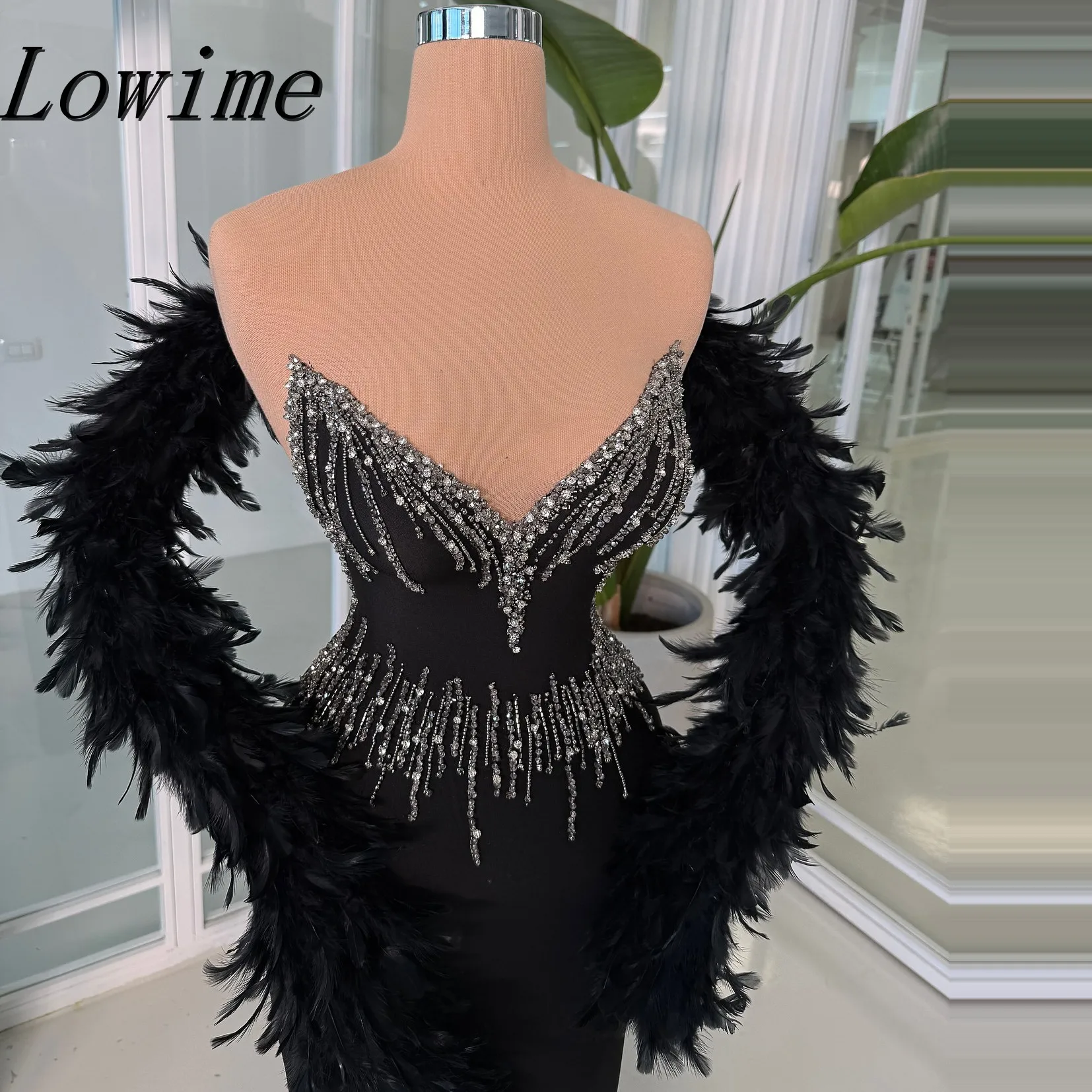 

Vintage Black Strapless Mermaid Evening Dress With Feather Decoration Elegant Crystal Dress For Women'S Wedding Party Dress