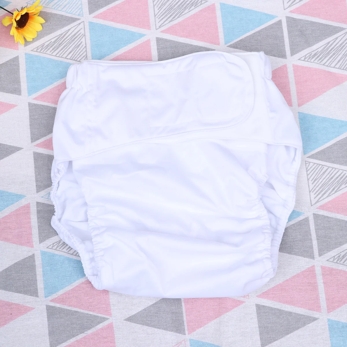 Tape Adult Washable Incontinent Diaper Reusable Medium White Adjustable Leakproof Nursing Pants for Elderly Care