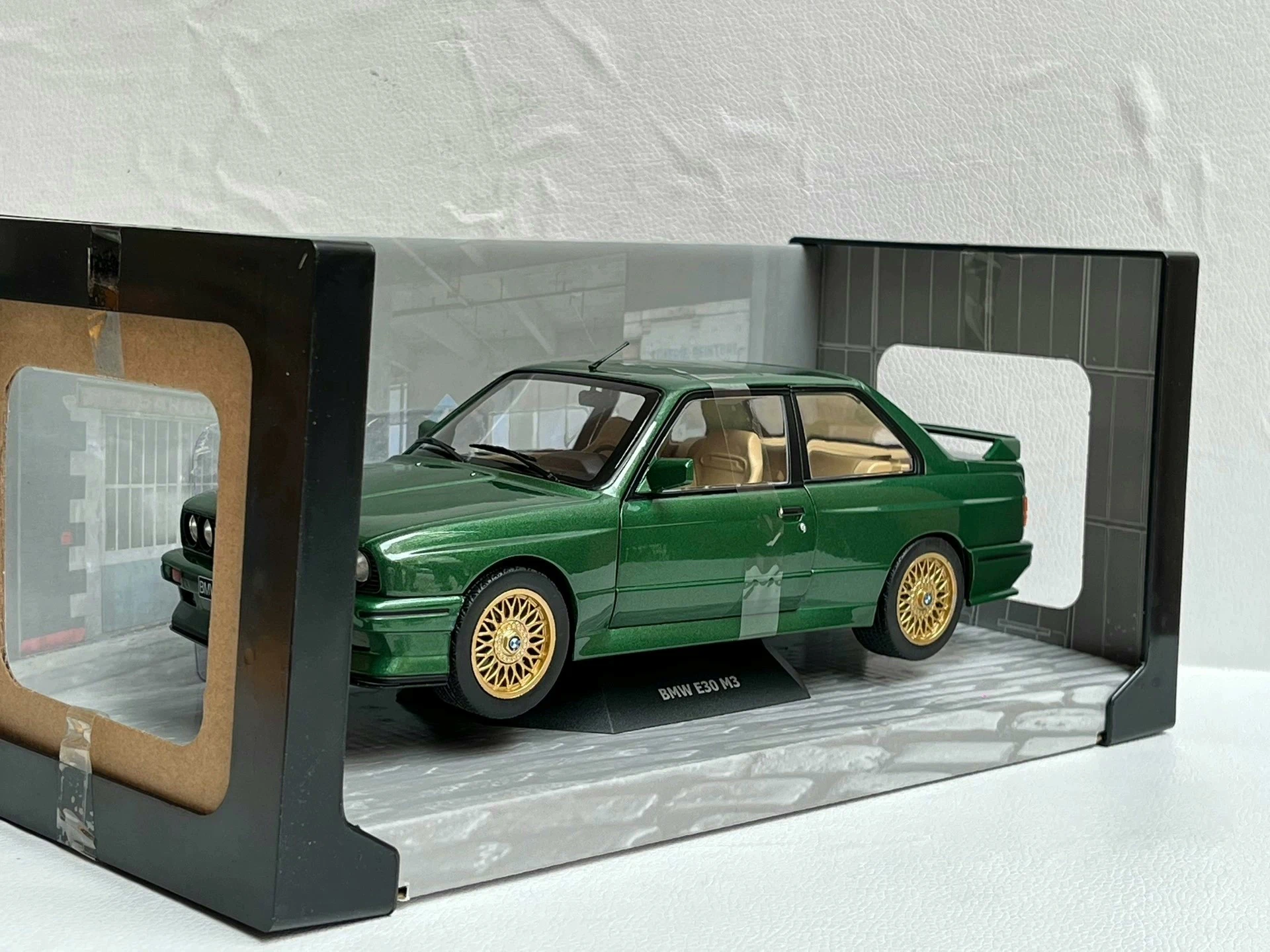 SOLIDO 1:18 Scale E30 M3 1990 Simulation Alloy Car Model Diecast Toy Collectible Gifts Ornaments