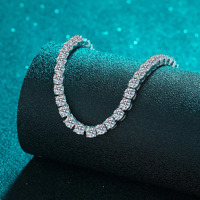 

Exquisite PT950 Platinum Necklace for Women - 14.2 Carat Single 10-Point Diamond, 45cm, Minimalist Luxury