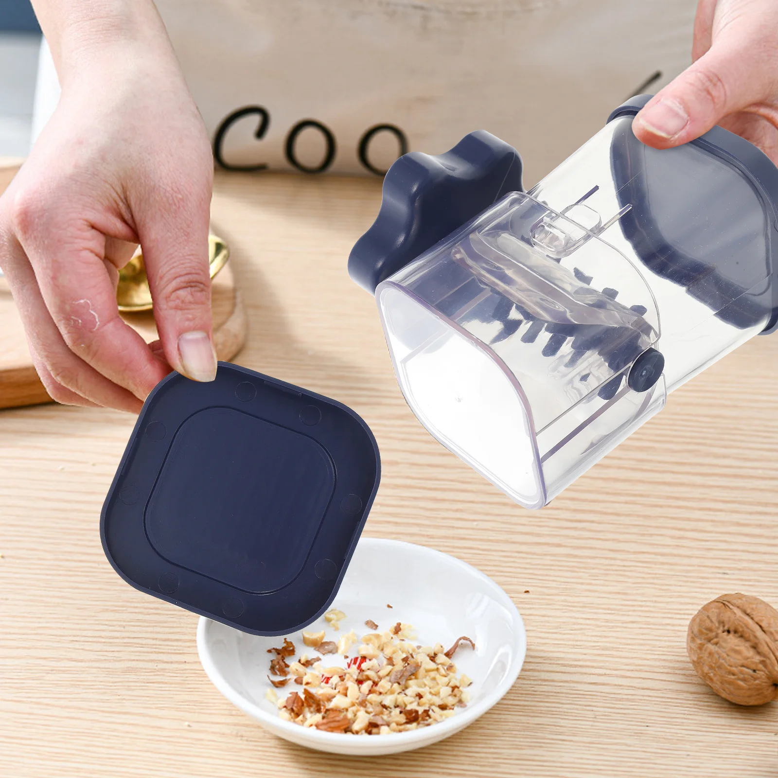 مطحنة بلاستيكية يدوية للشوكولاتة، مفرمة طعام عملية، كسارة جوز المطبخ، صانع رقاقات الجوز والفول السوداني #5