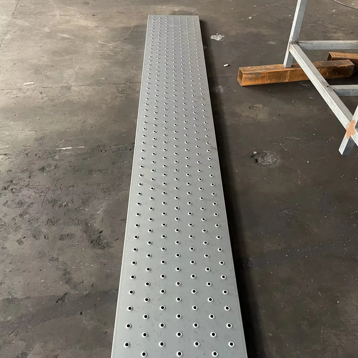 

Anti Slip Photovoltaic Aluminum Rooftop Solar Installation Maintain Solar Mounting System Walkways
