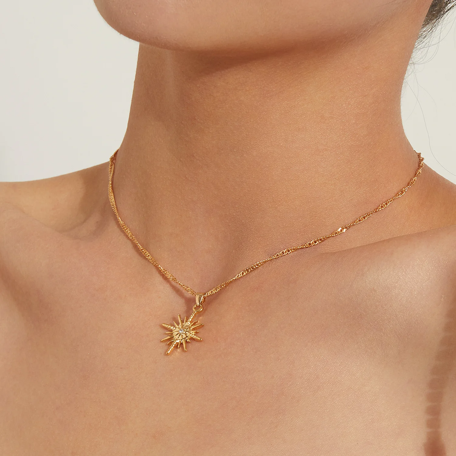 Sun Shape Choker Necklace Star Collarbone Chain for Women Minimalist Elegant Daily Jewelry Standard Length Gold Tone