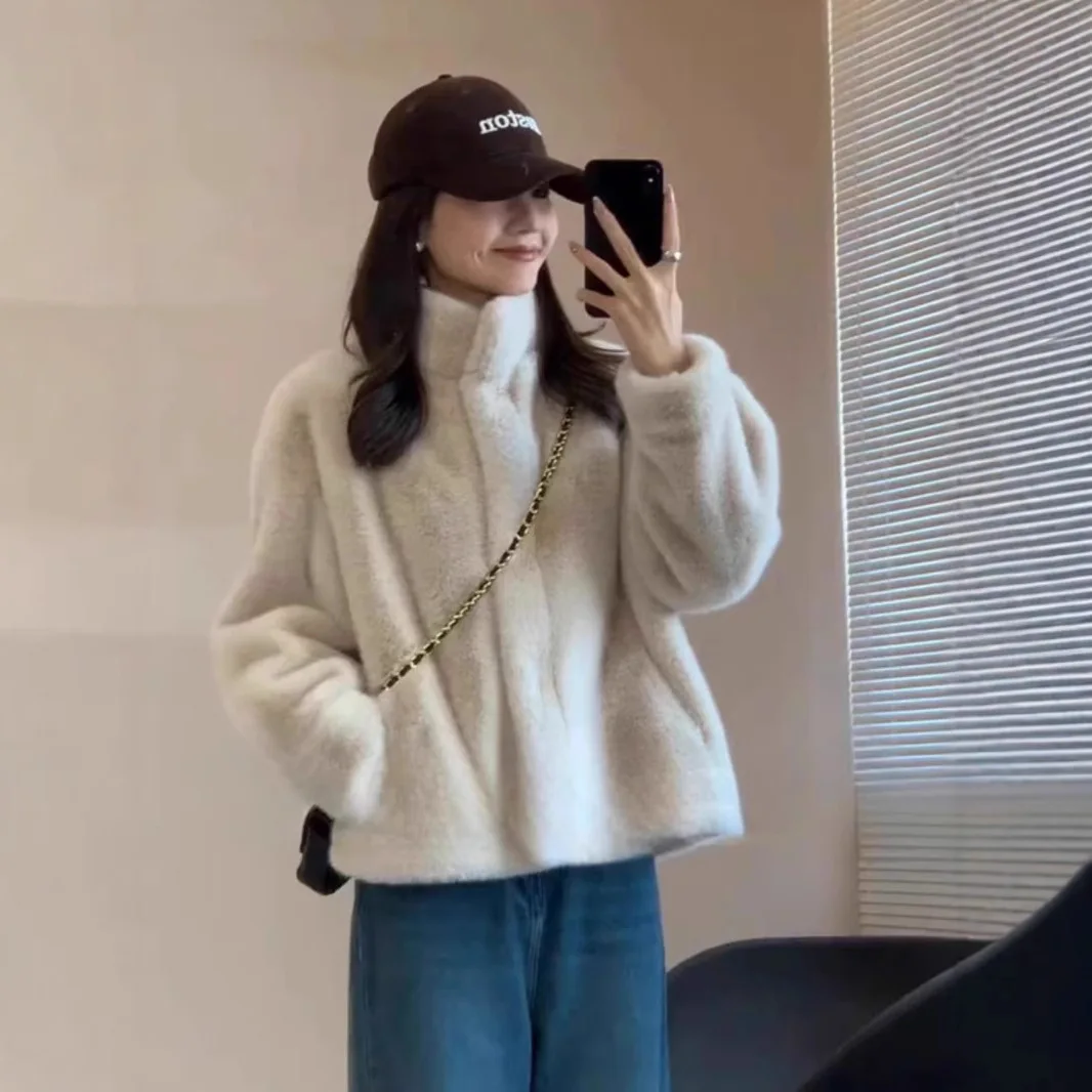 

Man Faux Fur Coat 2025 Winter Women's Youthful Faux Fur Jacket Short Stand Collar Faux Mink Fur Faux Shearling Warm Outerwear