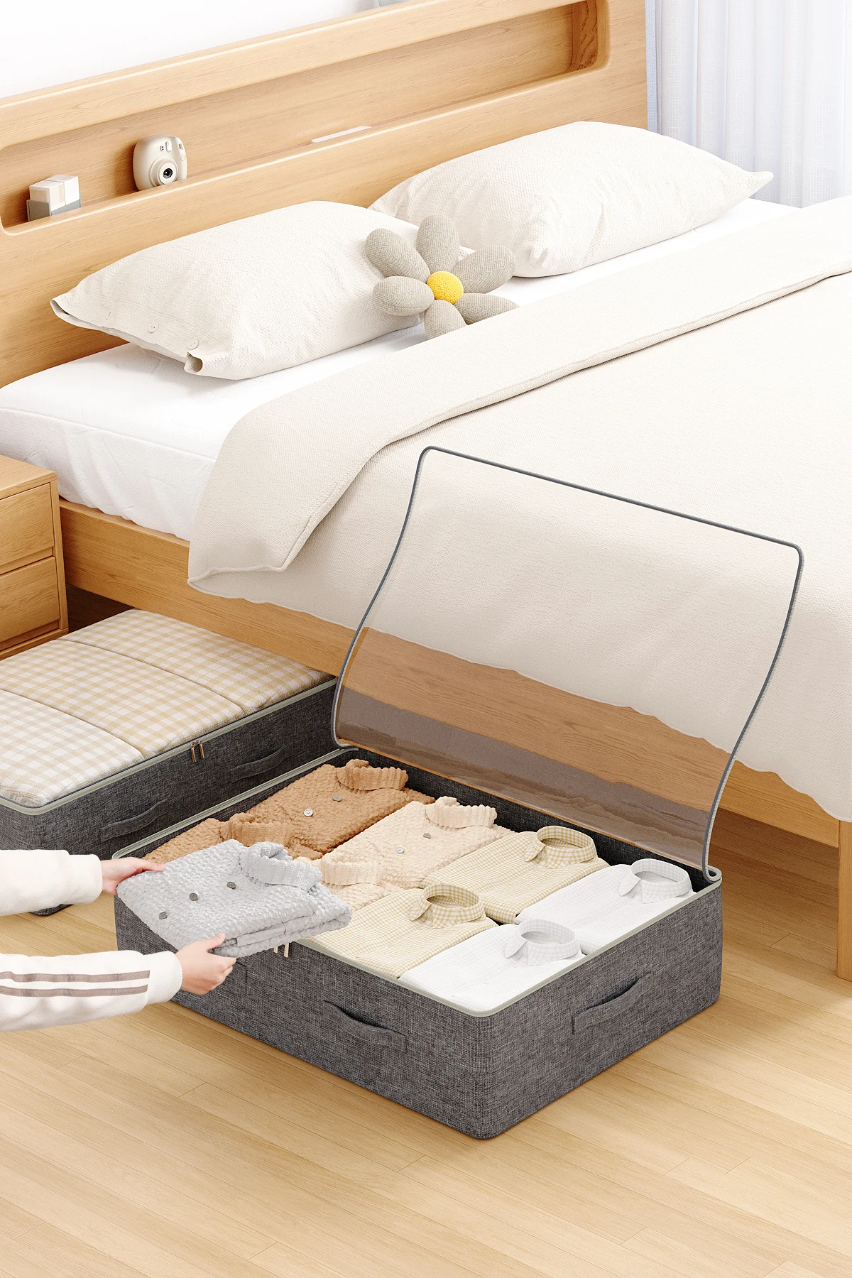 Large comforter handling under-bed storage bags are suitable for packing travel camping college dormitories and laundry