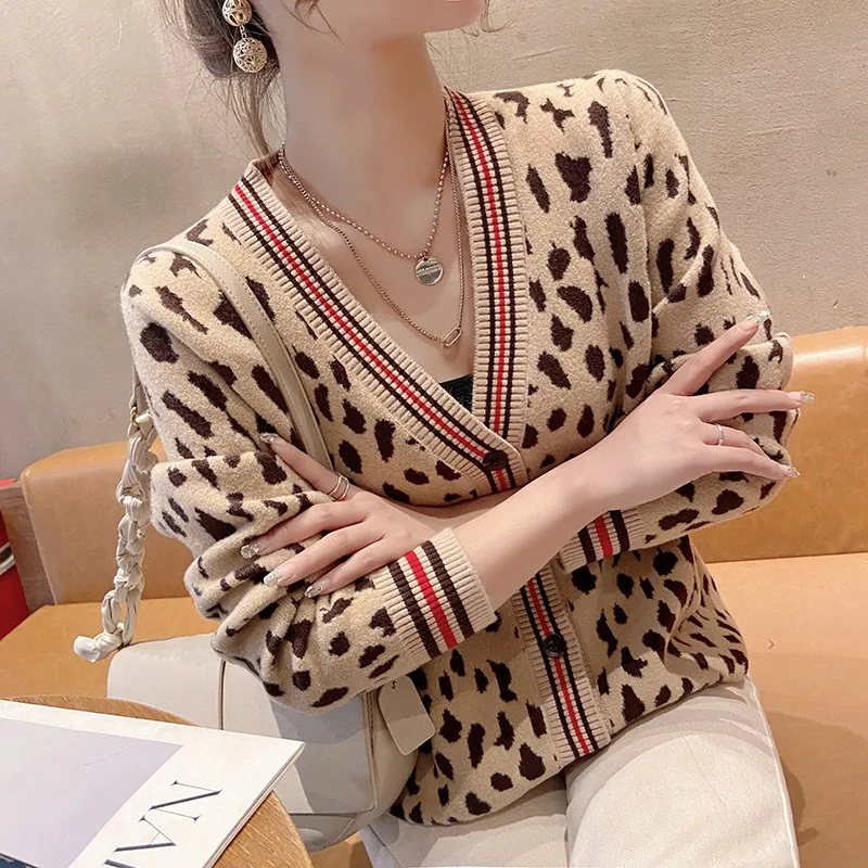 Women Fashion Leopard V-neck Knitted Cardigan Autumn Vintage Chic Elegant Tops Comfortable Loose Casual Sweaters