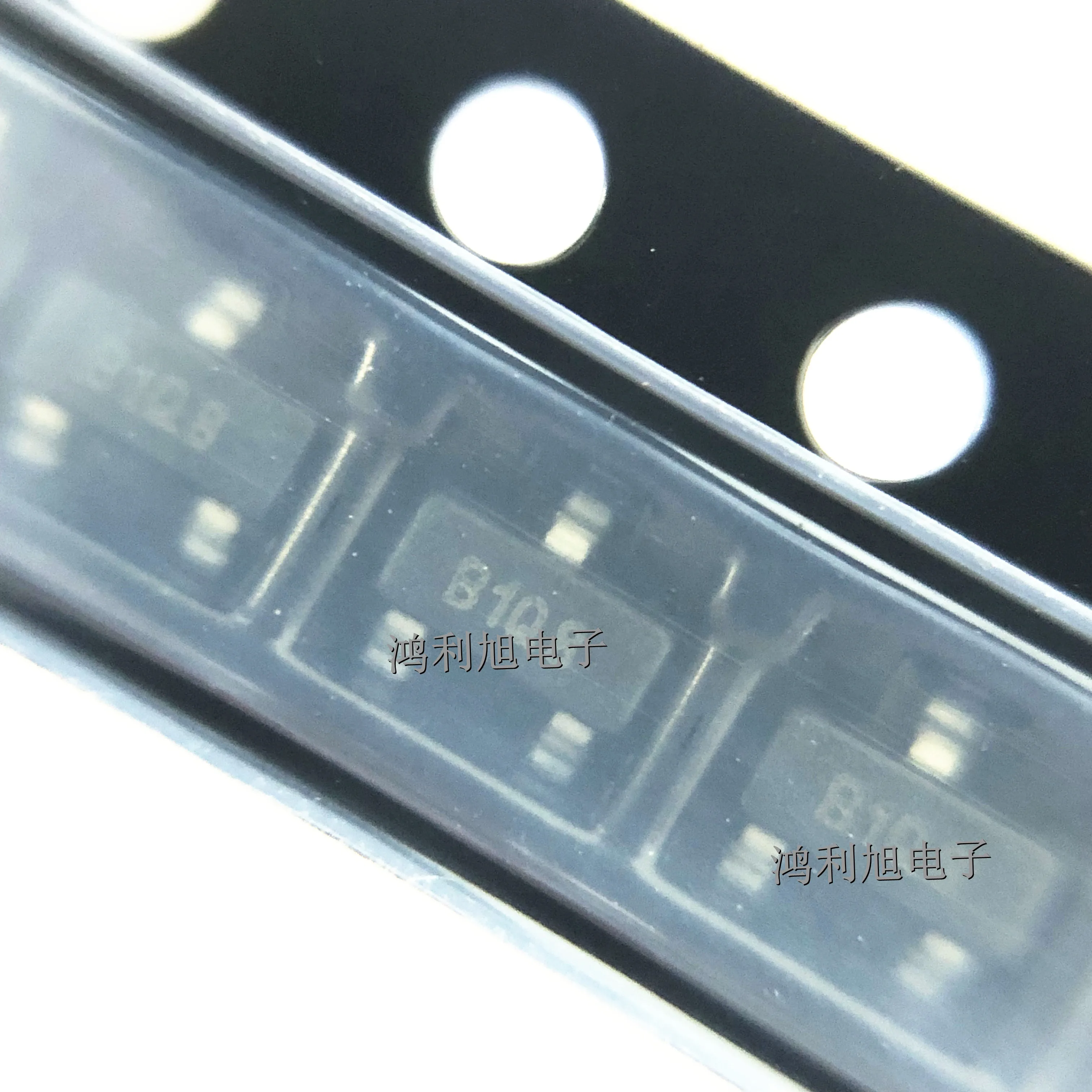 10pcs/Lot 11AA010T-I/TT 11AA010T-I SOT-23-3 MARKING;B1 EEPROM 1K 128X8 1.8V SERIAL EE IND Operating Temperature:- 40 C-+ 85 C