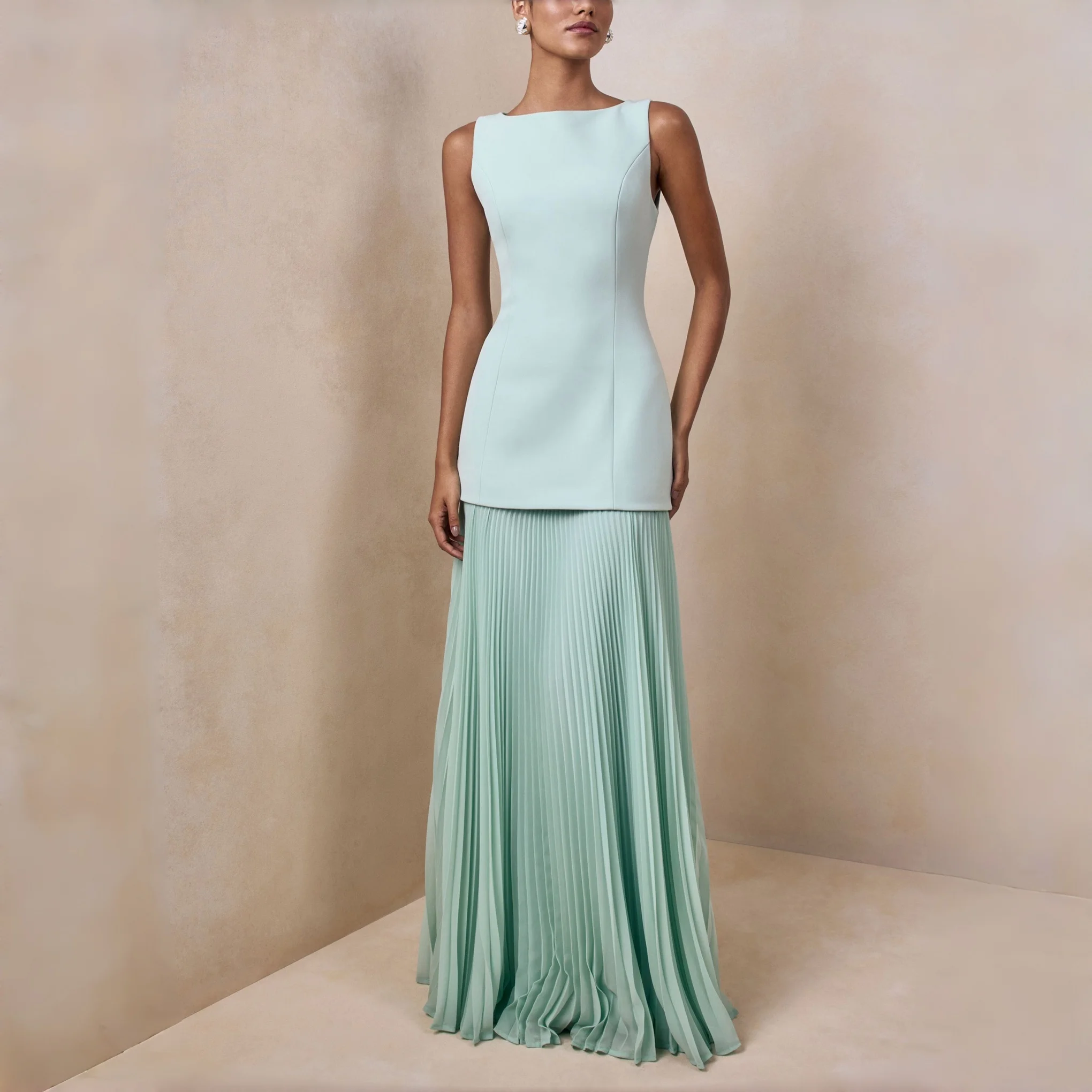 

Elegant Sleeveless Long Dress Women Fashion O Neck Party Dresses For Women Elegant Solid Pleated Design Evening Long Dress