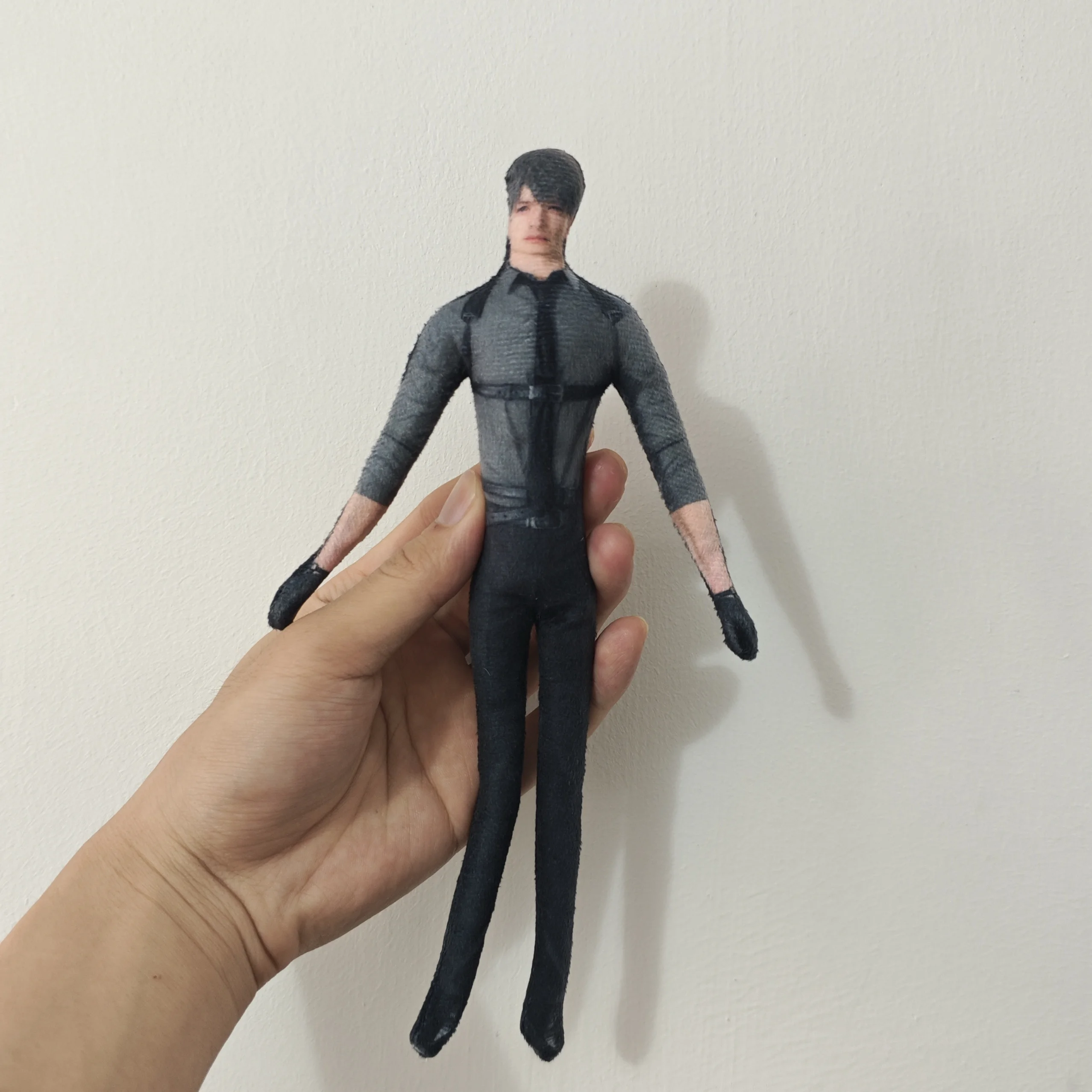 愛とディープスペースラファエルゼインケイブンシラスコスプレぬいぐるみぬいぐるみルーム装飾抽象ジョイントツイスト可能なぬいぐるみ