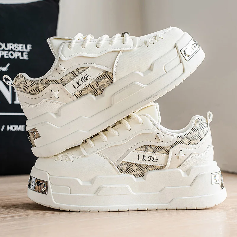 New Arrival Men Fashion Personalized Trendy Shoes Spring Autumn Luxury Designer Metal Decoration Chunky Sneakers Running Shoes
