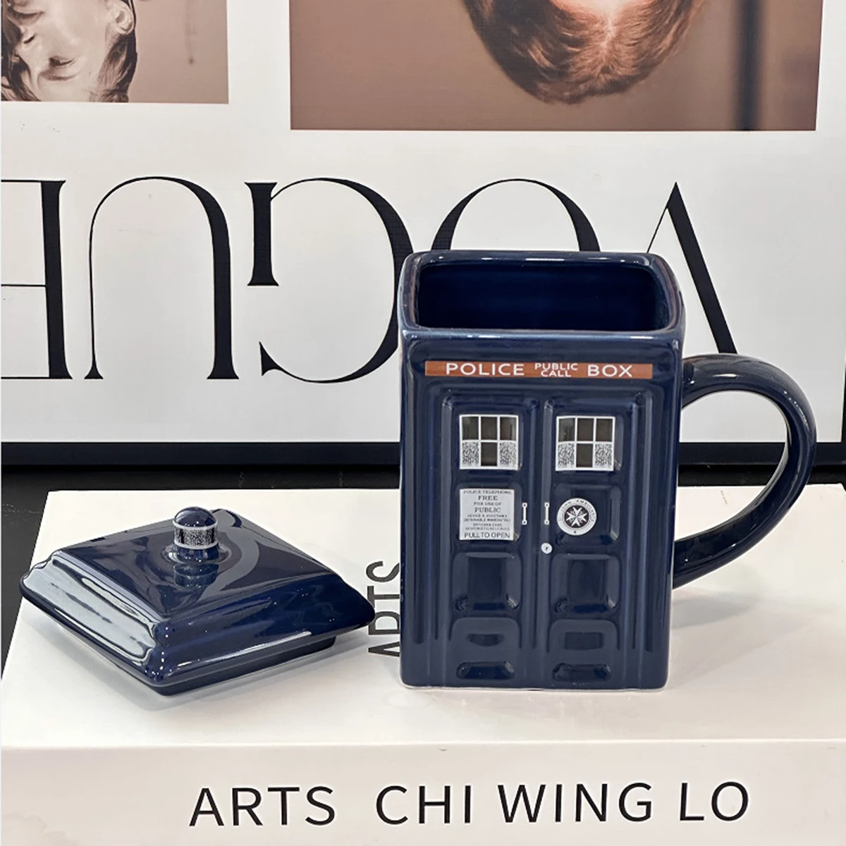 

1 шт., креативная керамическая чашка в форме полицейской будки в стиле ретро, керамическая чашка для телефонной будки с крышкой, новинка, кружка, кофейная чашка