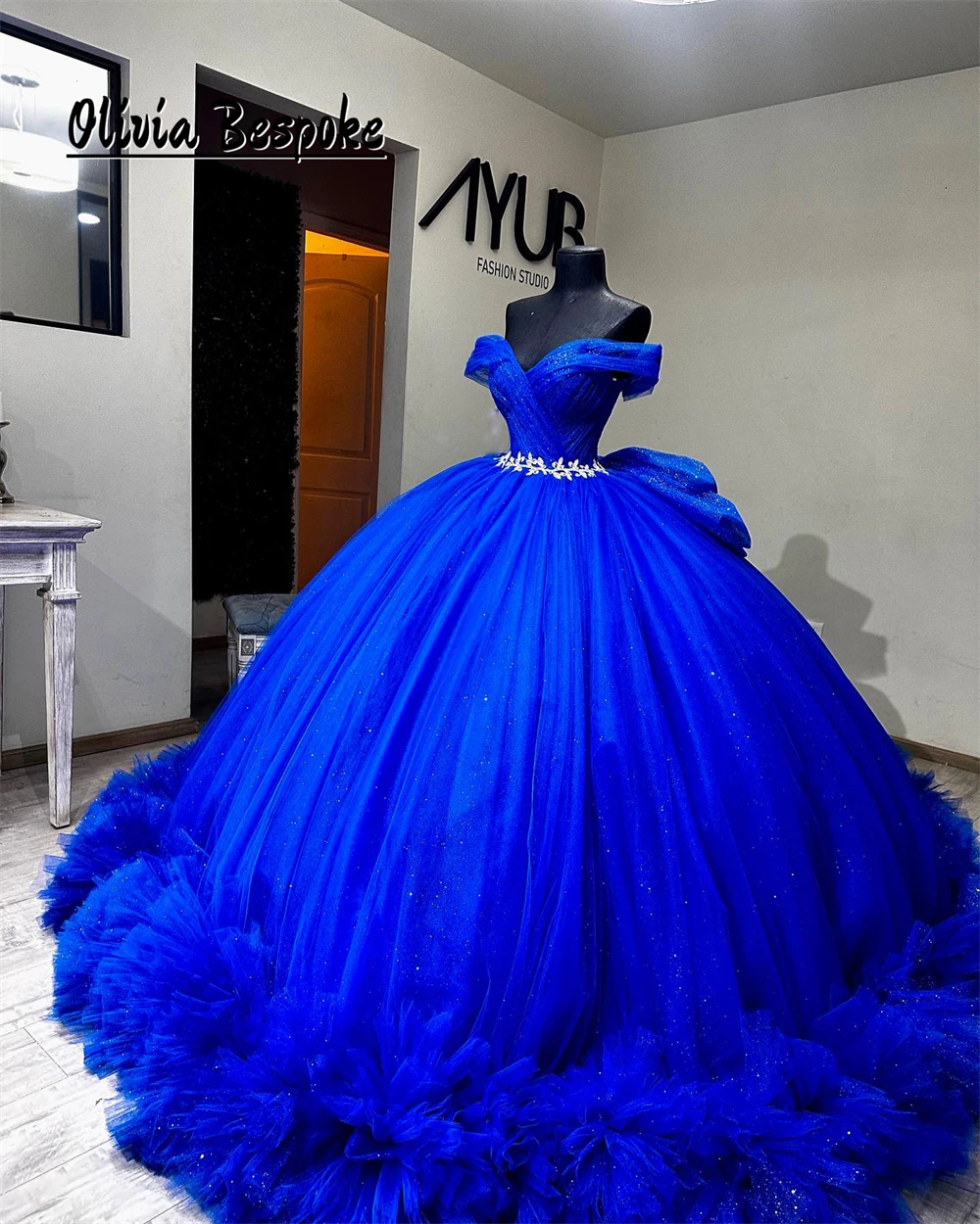 King Blue Tulle Ruched Train Quinceanera Dresses With Bow Silvery Waist Ball Gown Mexico vestidos de 15 años quinceañeras 2024