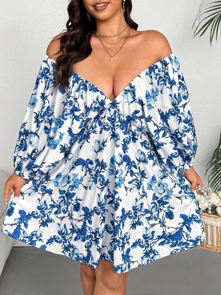 Vestido resort romântico com estampa floral plus size e decote em V com flores pequenas elegante adequado para viagens