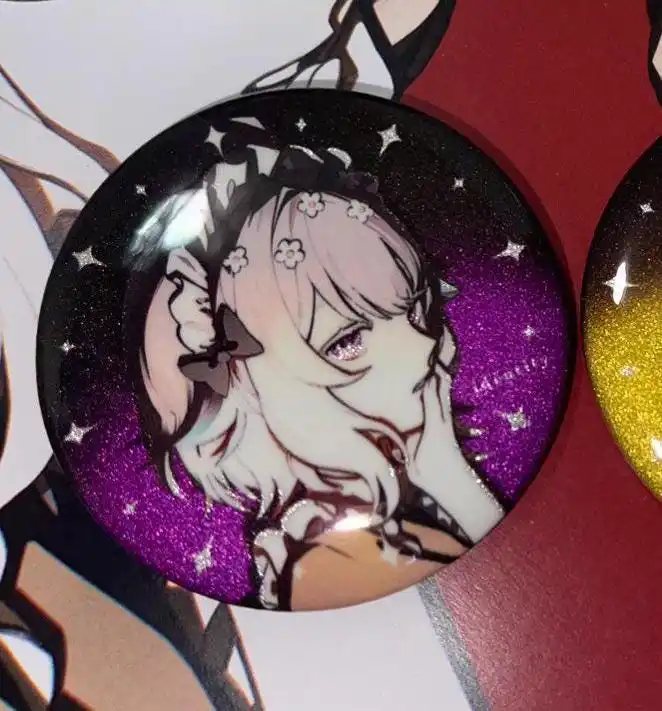 Enna & Millie أنيمي شارة شخصية صورة جولة بروش Ita حقيبة حلية لطيف الإكسسوارات الهوية شارة دبوس