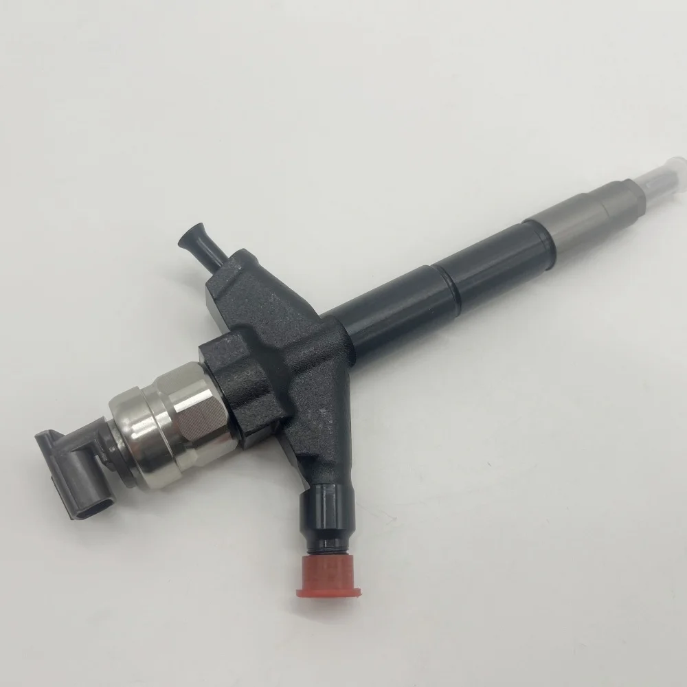 High Quality Diesel Common Rail Injector 295050-0901 16600-LC10B for Cabstar YD25 Euro 5 Nissan Navara 2.5L