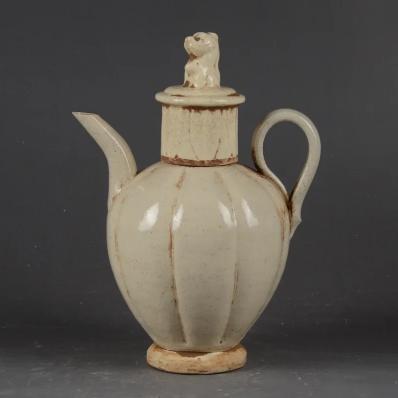 

Chinese retro Song Xianghu kiln teapot wine pot antique porcelain folk art collection ornament