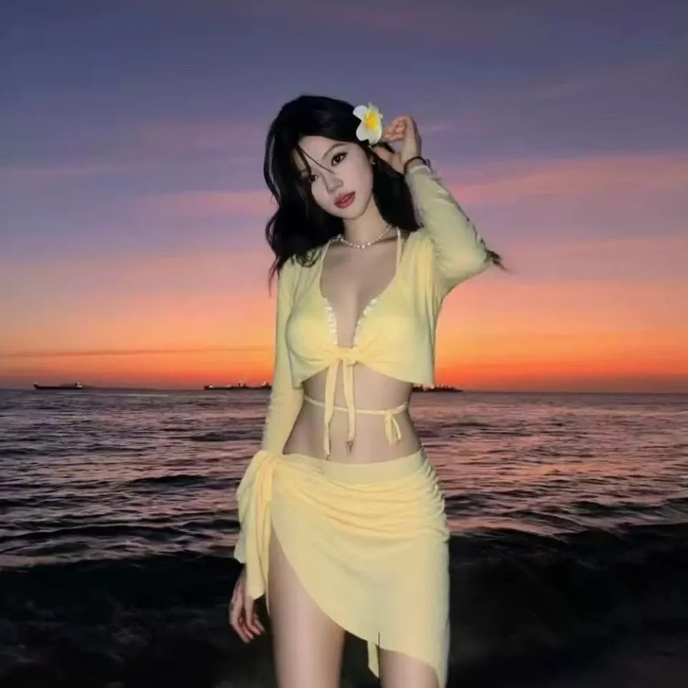 

New Swimsuit Women's Hot Four-piece Set Long-sleeved Sun Protection Holiday Seaside High-end Feeling