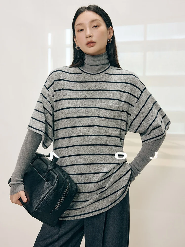 

Теплая, дышащая, мягкая полосатая футболка с коротким рукавом для женщин, свободного кроя, для повседневной носки, из смесового полиэстера, с высоким воротом.