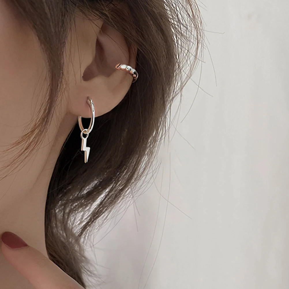 زوجان من الأقراط العصرية الفريدة من نوعها لوصيفة العروس الكلاسيكية