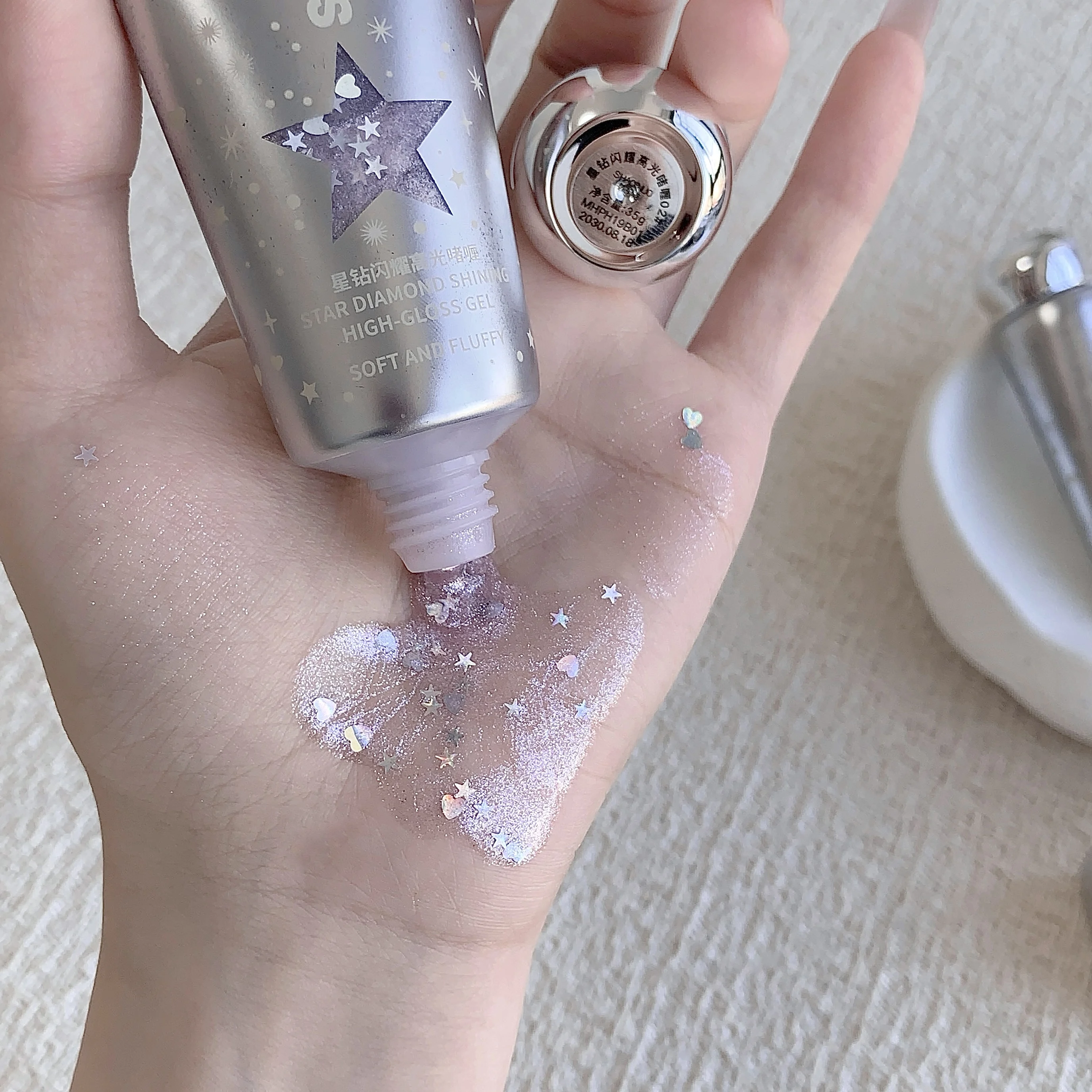 SHAQINUO Glittering Highlighter Gel with Glitter, Liquid Highlighter for Atmosphere Sense Makeup Brightening and Highlighting