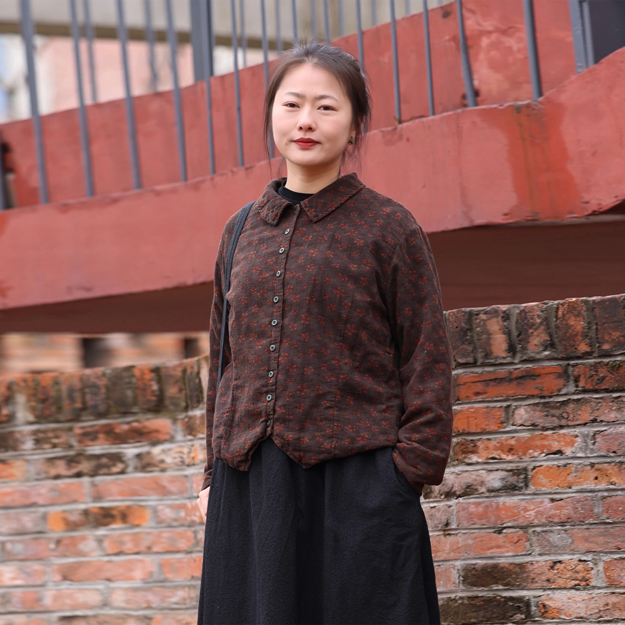 

Женская рубашка PengPengHome из хлопка с ретро-цветочным принтом, воротником-стойкой, прямым кроем, длинными рукавами и застежкой на пуговицах, для повседневной носки