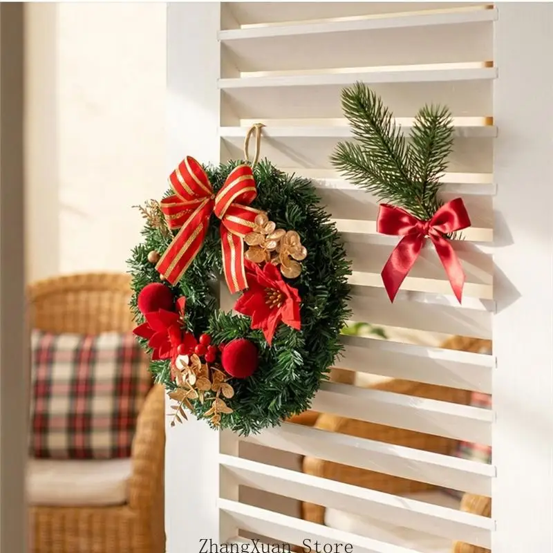 Weihnachtskranz mit Blattgoldbesatz für Türfenster-Ausstellung 3XUF – Detail 4