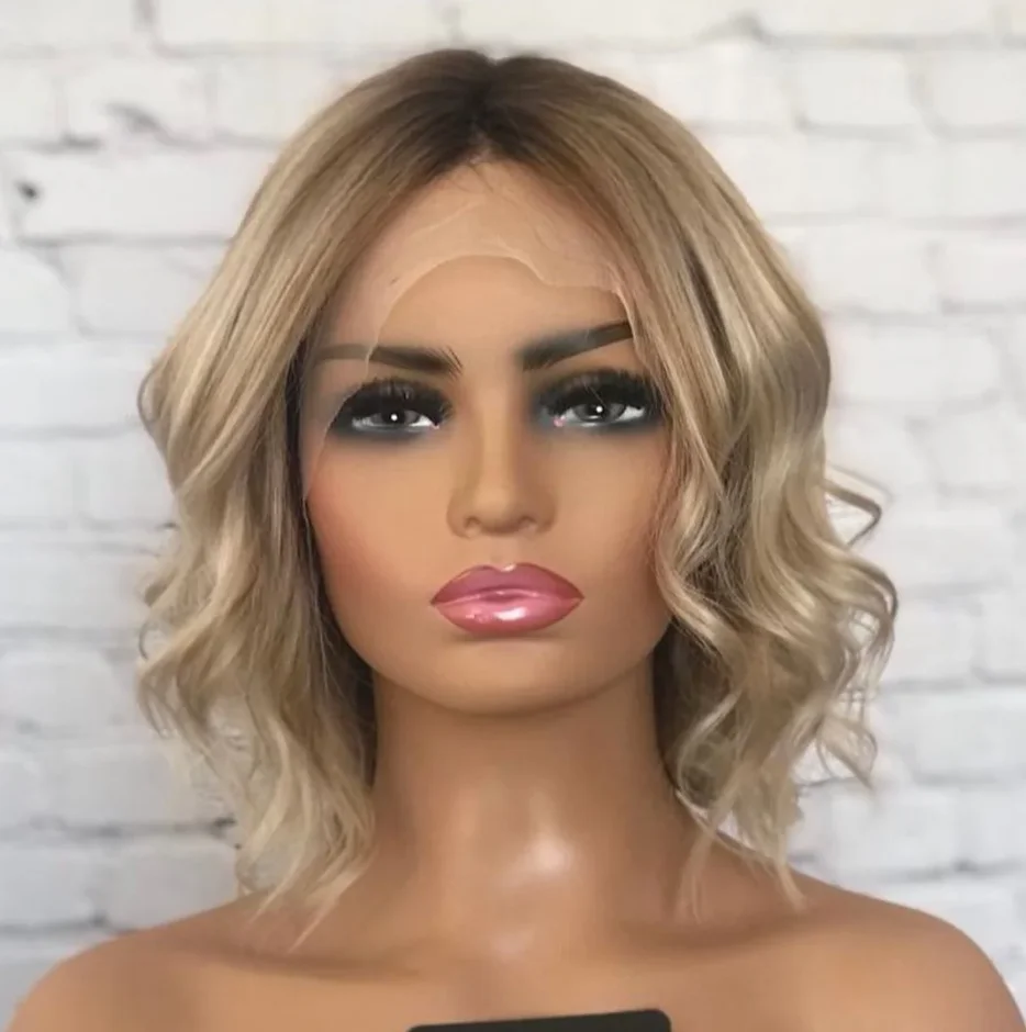 

Honey Blonde 13×4 Short Synthetic Lace Front Wig High Quality Natural Wig Body wave Dark Roots wig For Women Cosplay use Wig