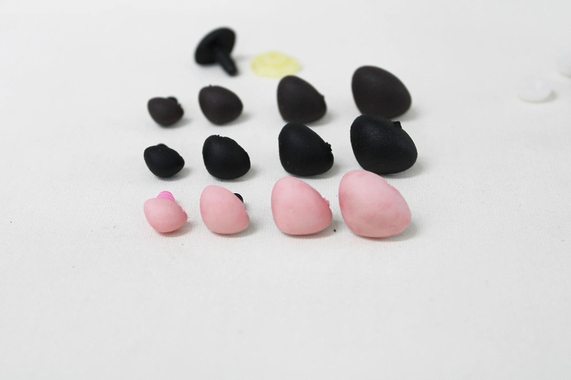 20pcs/lot  new maskaszem 12mm 15mm 18mm 20mm SOFT Triangle safety nose with washe for diy plush doll  color size option