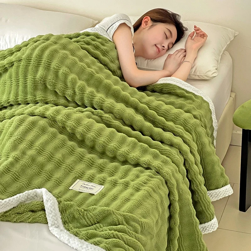 Solid Color Blanket Twin Luxury Ultra-Soft Milk Flannel Throw Blanket for Couch Sofa Chair Bed Lightweight Plush Travel Blankets