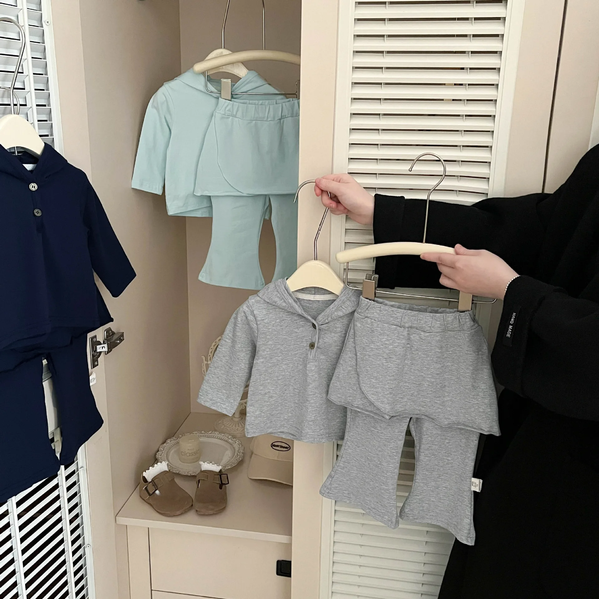Children's Autumn Fashion Suit Korean Baby Girl Hooded Sweater Fart Curtain Pants Split Two-piece Set Going Out